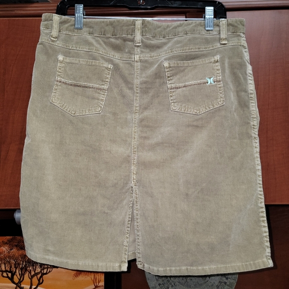 #137 Hurley juniors skirt size 7 - Picture 3 of 7